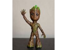 BABY GROOT EM PÉ DE PLA